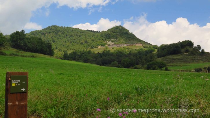 Rupit, prats pels voltants del l´Avenc