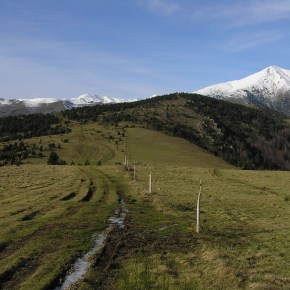 Ruta 19. Molló a Espinavell, Coll Pregon i Fabert: balconada al&nbsp;Canigó.
